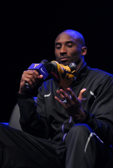 或屏幕微暗 或屏幕微暗